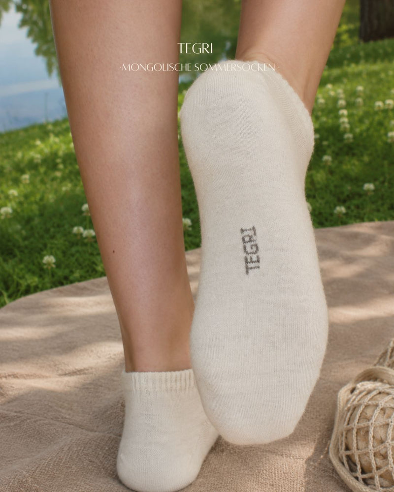 Wollsocken Sneaker-Schnitt, Mongolische Wolle, Naturweiß, von hinten