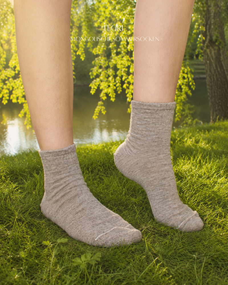 Wollsocken, Comfort Fit Midi, Mongolische Wolle, Naturgrau, Sommersocke, von der Seite