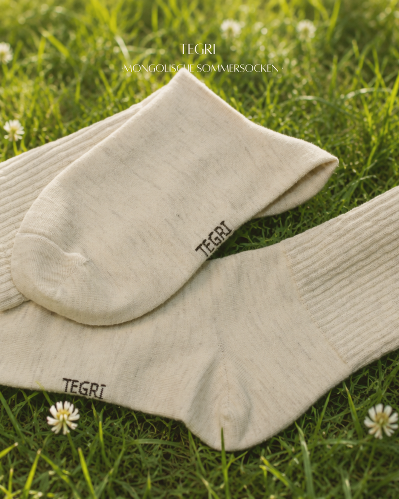 Wollsocken aus Mongolischer Wolle, Comfort Fit, Lang, Naturweiß, aus der Nähe