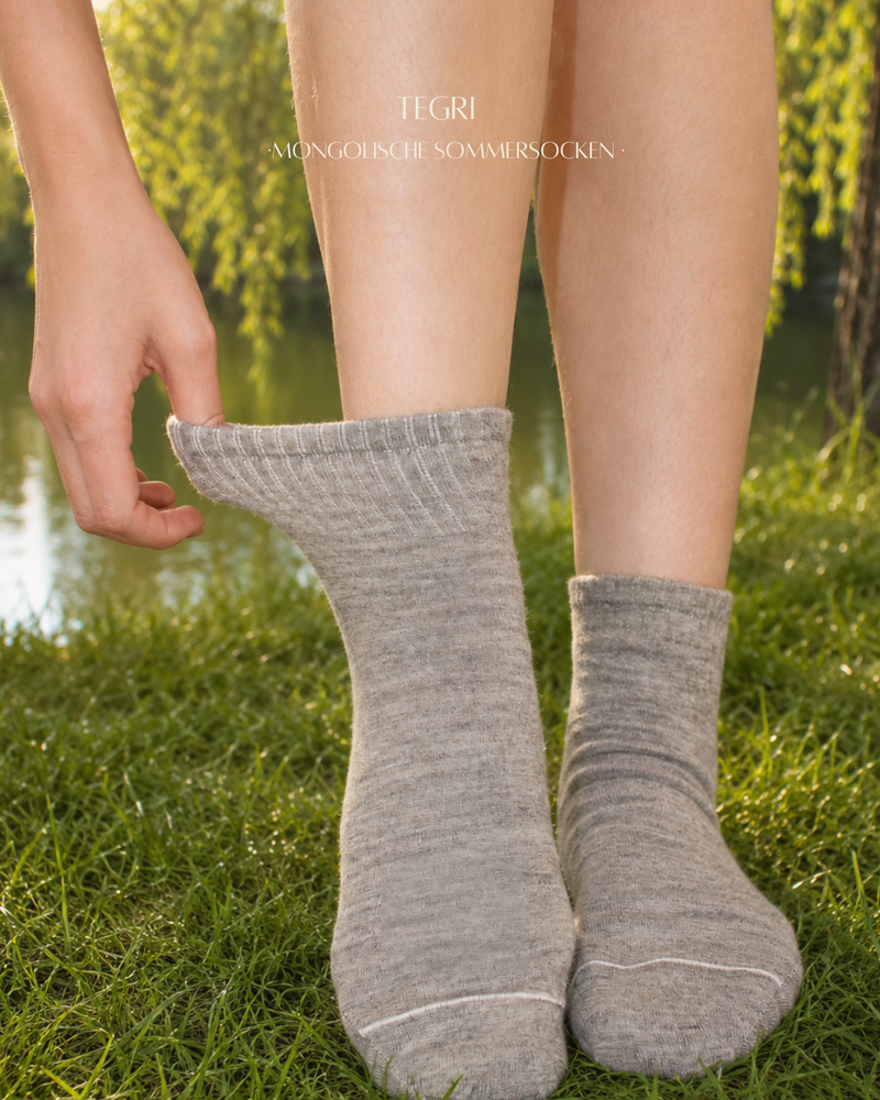 Wollsocken, Comfort Fit Midi, Mongolische Wolle, Naturgrau, Sommersocke, von vorne