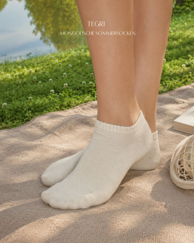 Wollsocken Sneaker-Schnitt, Mongolische Wolle, Naturweiß, von der Seite