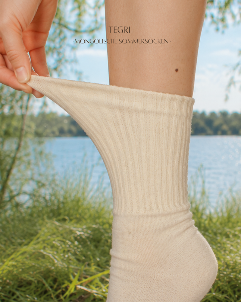 Wollsocken aus Mongolischer Wolle, Comfort Fit, Lang, Naturweiß, die Dehnung